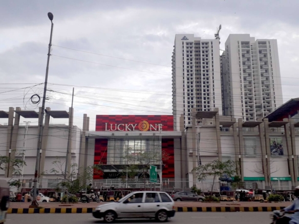 Luxurious 4 Bedroom Flats for Sale in Lucky One Apartments