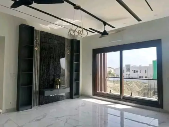 Luxurious 500 Sqyd Brand New House for Sale in D.H.A Phase 8, Karachi
